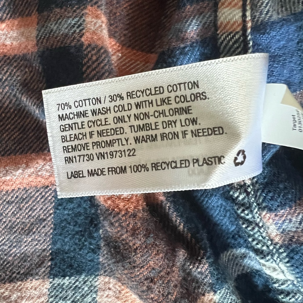 Plaid Button-Up Shirt - Universal Thread 🍂🍁❄️ - Picture 4 of 5